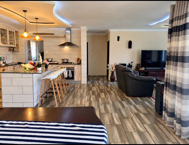 3 BEDROOM HOUSE FOR SALE IN JAMESON PARK